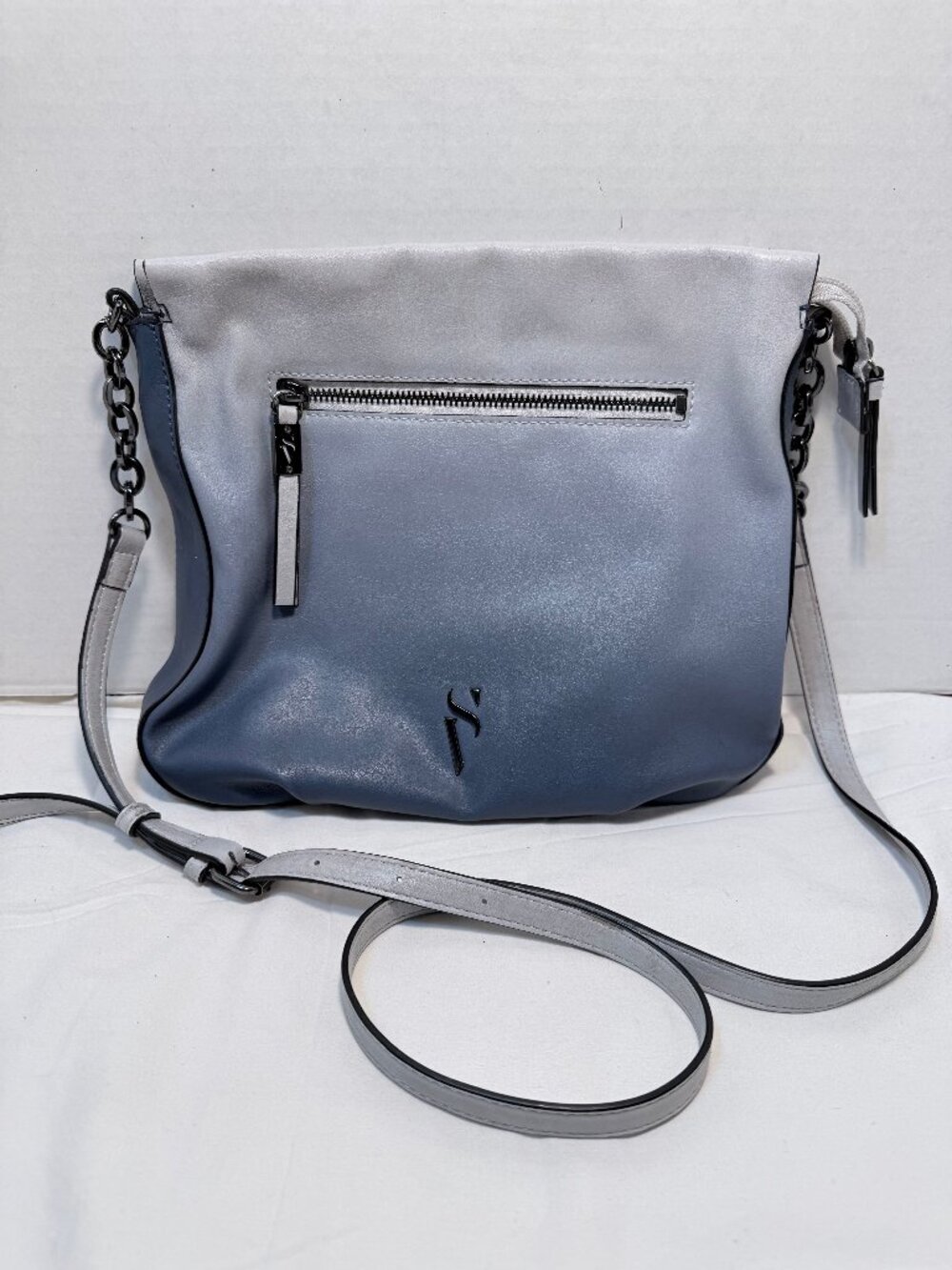 Preowned Blue/Gray Ombre' Simply Vera/ Vera Wang Faux Leather Crossbody Bag